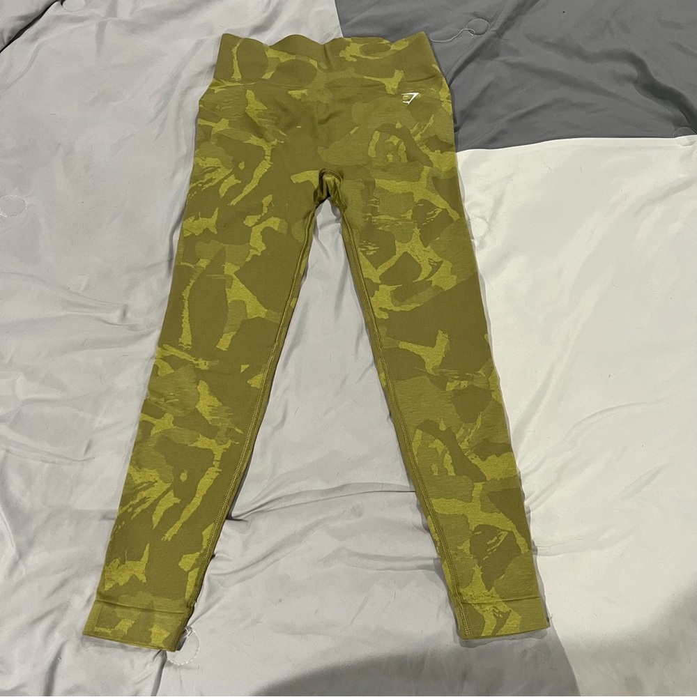 Gymshark Adapt Camo Leggings - green/yellow - Medium